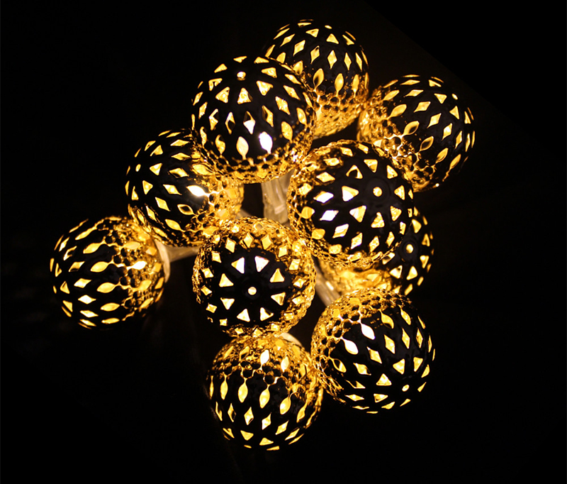 Iron-cut decorative ball