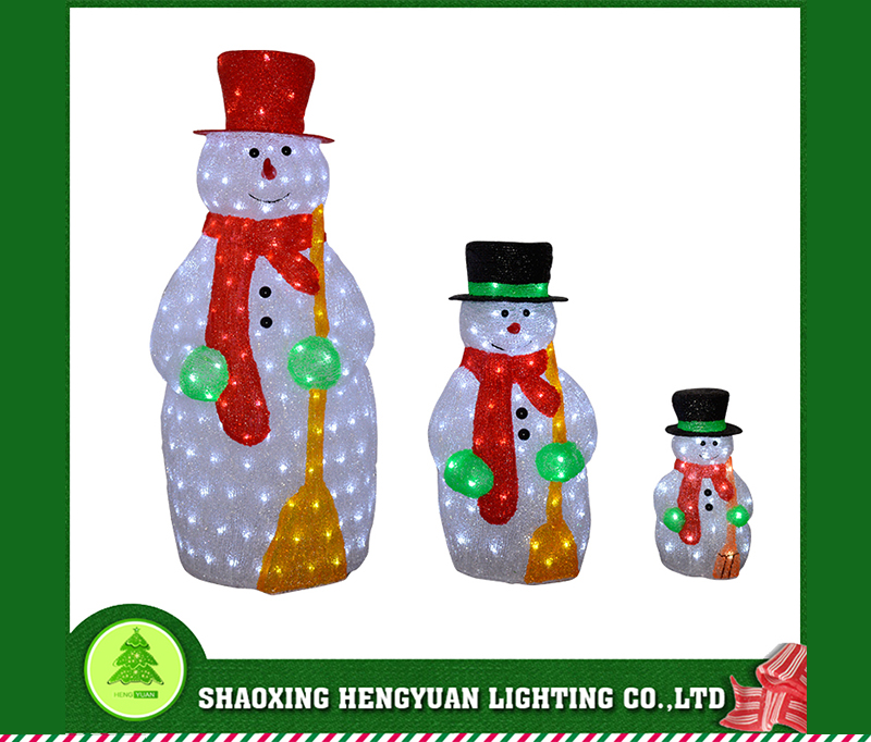 Big, medium, little snowman